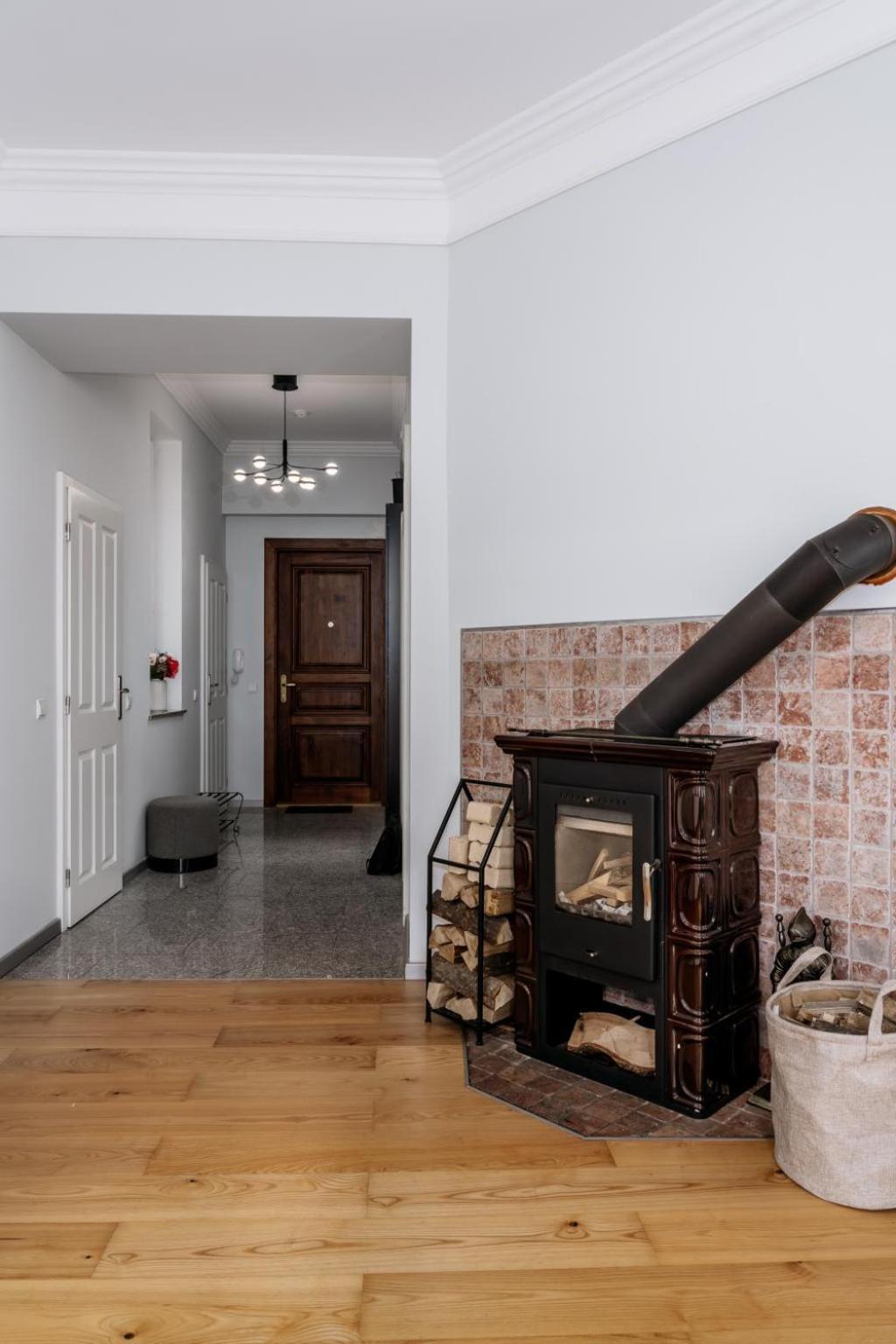 Apartment Days - 1bdr - Fireplace - Ac